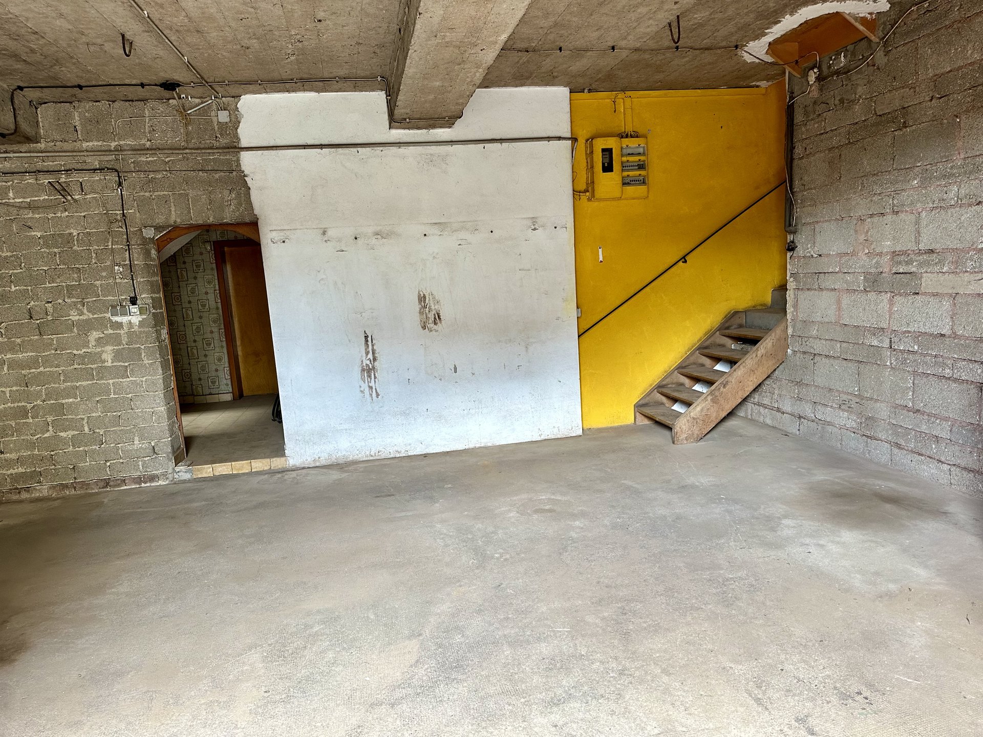 Dieselbe Garage nach der vollständigen Räumung